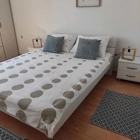 Sunny apartment in Rijeka Bagian luar foto